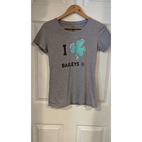 I Shamrock Baileys Lucky TEE T SHIRT Sz M Casual Relaxed Irish St Paddys Day - Picture 4 of 4